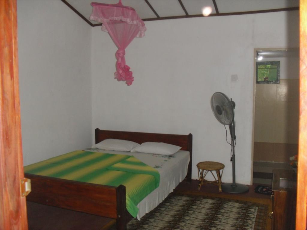 Bandula Home Stay Сигирия Экстерьер фото